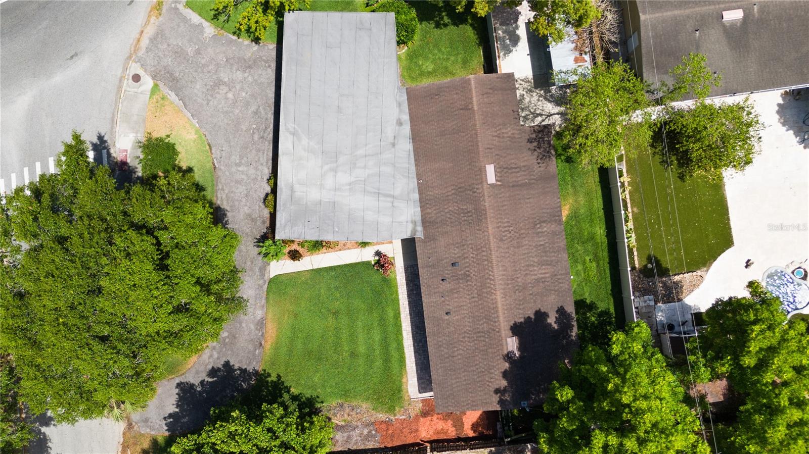 PRAIRIE LAKE MANORS - Residential