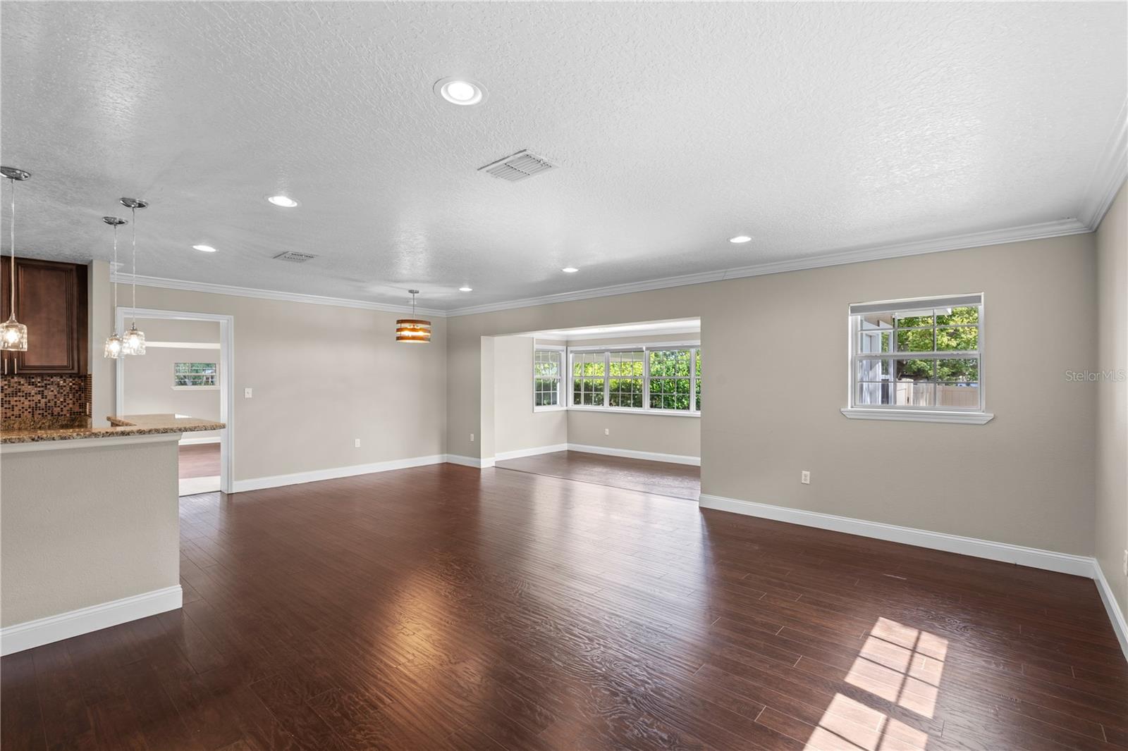 PRAIRIE LAKE MANORS - Residential