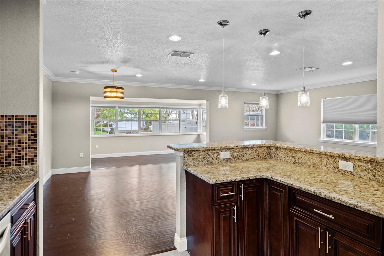 PRAIRIE LAKE MANORS - Residential