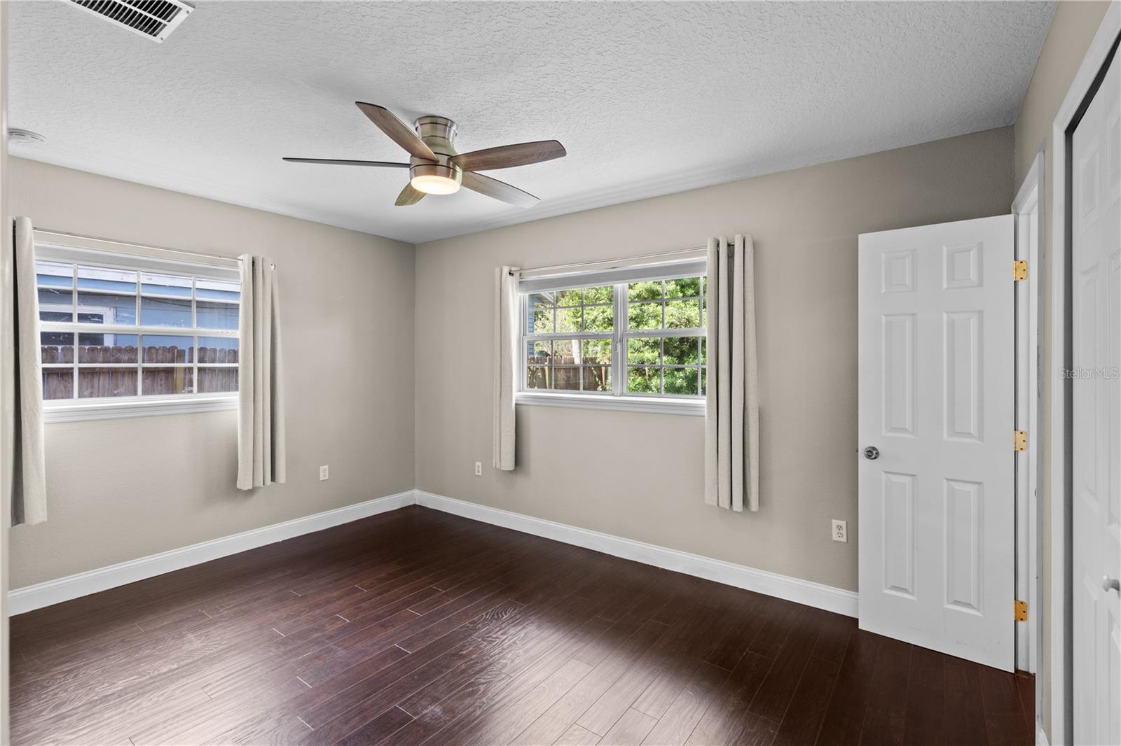 PRAIRIE LAKE MANORS - Residential