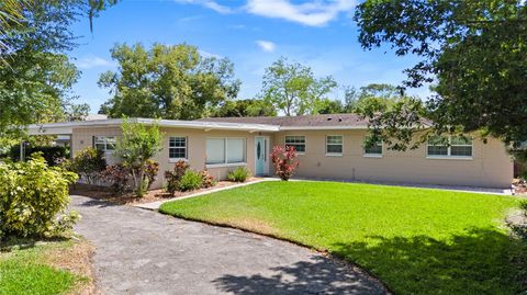 Photo of 101 E Lauren Court, Fern Park, FL 32730 (MLS # O6304397) Photo of 101 E Lauren Court, Fern Park, FL 32730 (MLS # O6304397)