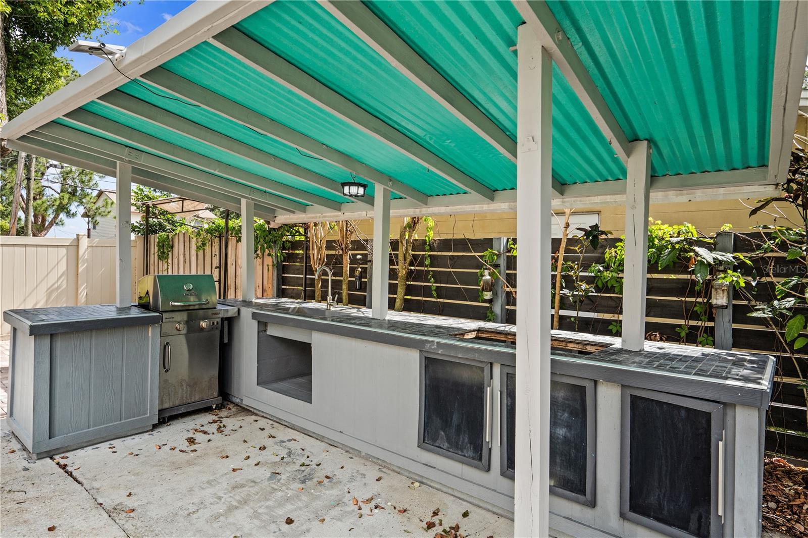 PRAIRIE LAKE MANORS - Residential