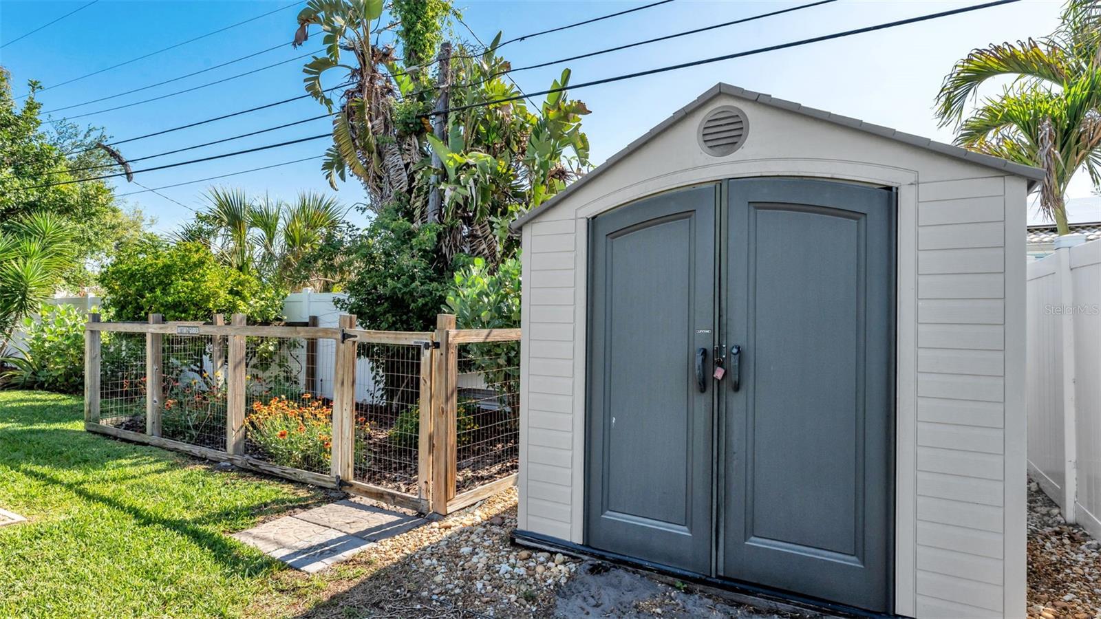 DOUGLAS MANOR ESTATES 2ND ADD - Residential