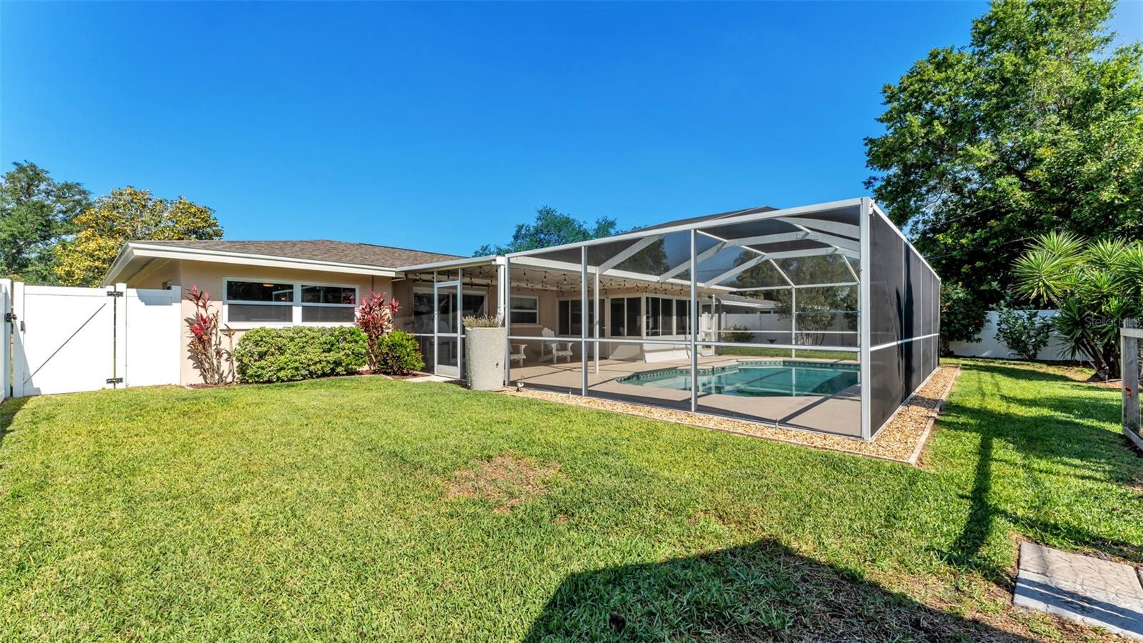 DOUGLAS MANOR ESTATES 2ND ADD - Residential