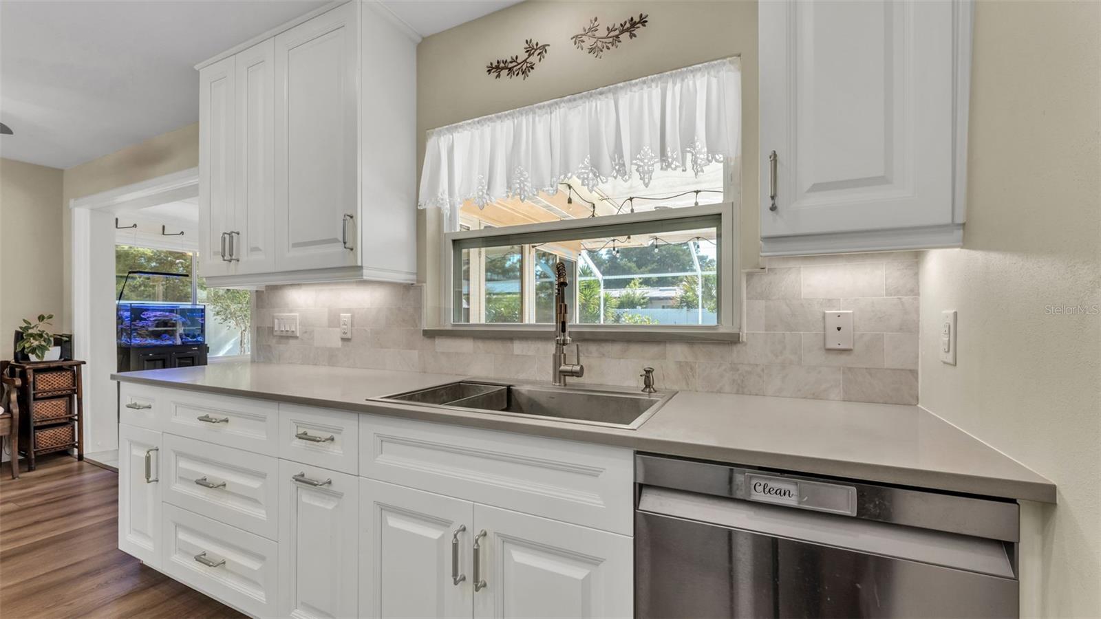 DOUGLAS MANOR ESTATES 2ND ADD - Residential