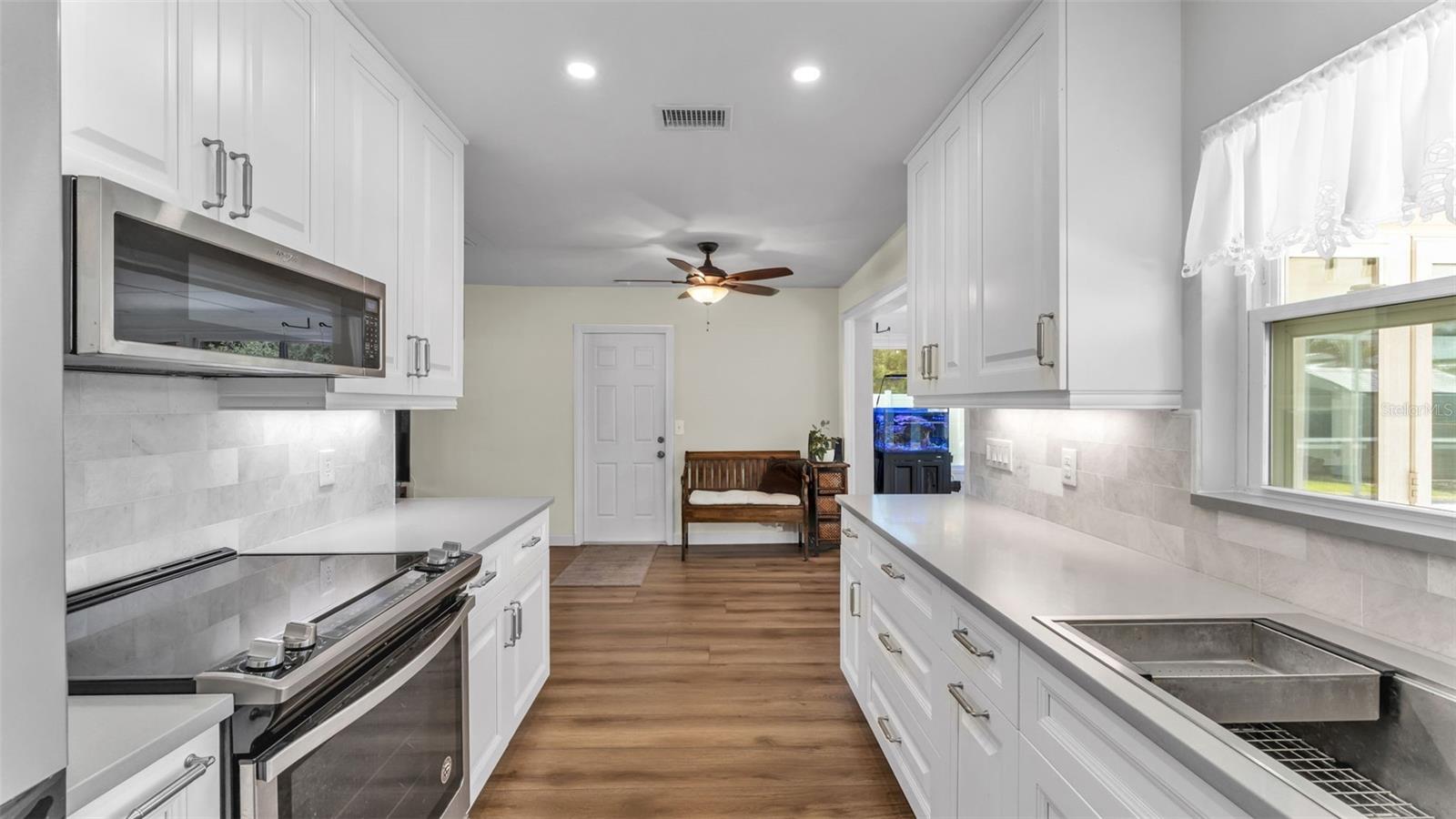 DOUGLAS MANOR ESTATES 2ND ADD - Residential