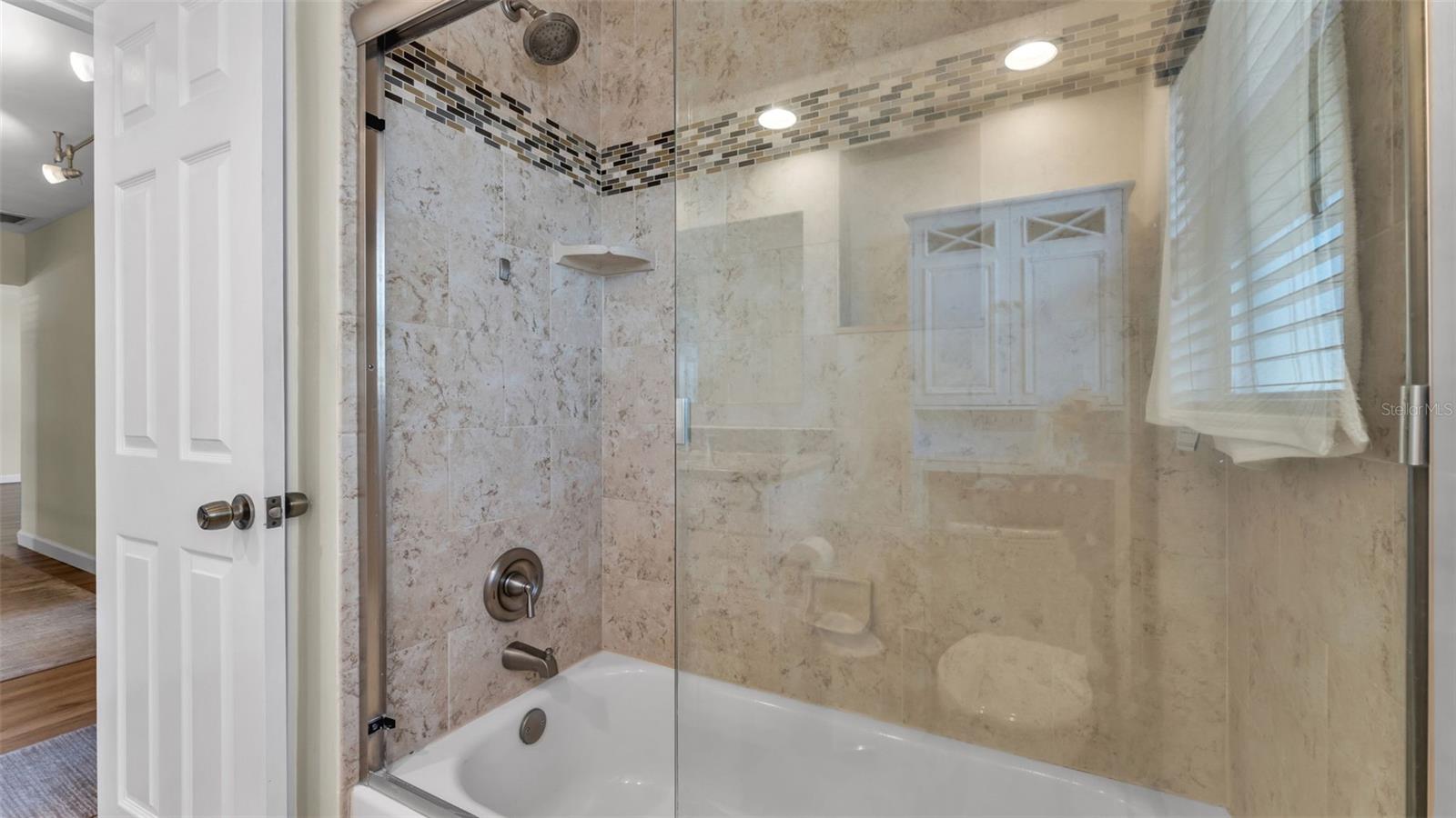 DOUGLAS MANOR ESTATES 2ND ADD - Residential