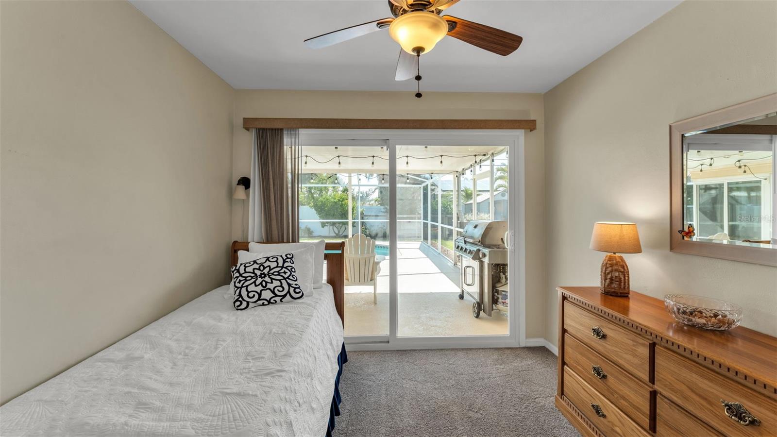 DOUGLAS MANOR ESTATES 2ND ADD - Residential