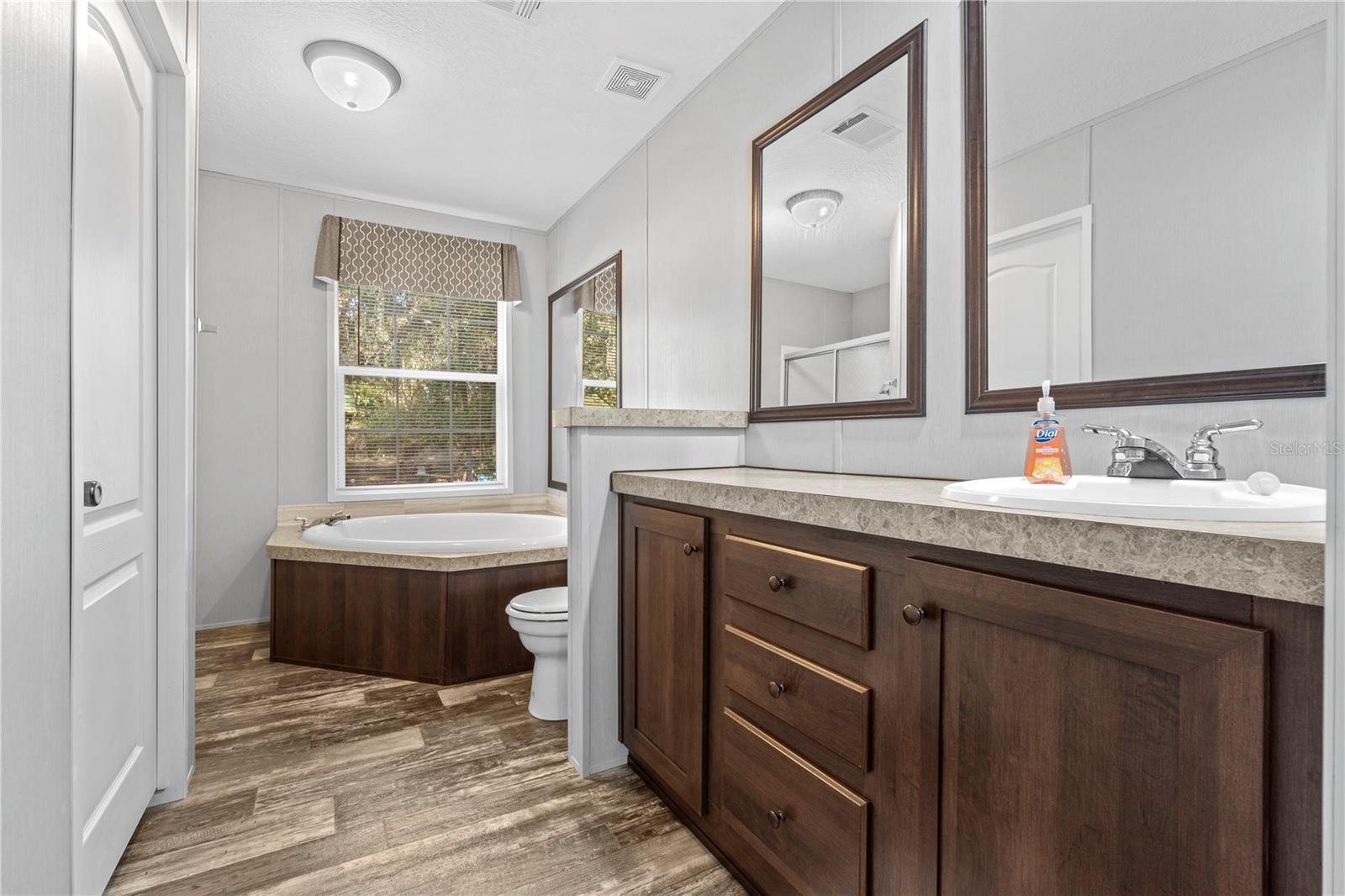 FOREST LAKE NORTH - Residential