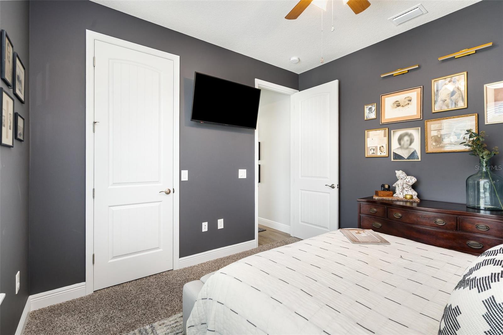 HAWKS RDG - Residential