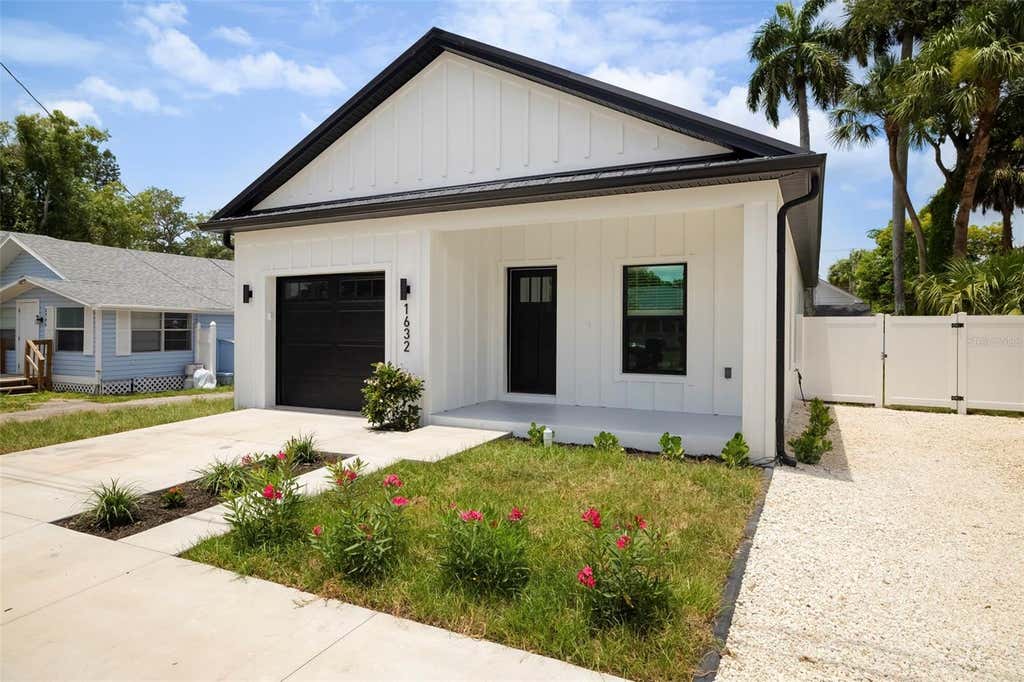 Photo of 1632 Ballard Park Drive, Bradenton, FL 34205 (MLS # A4699903)