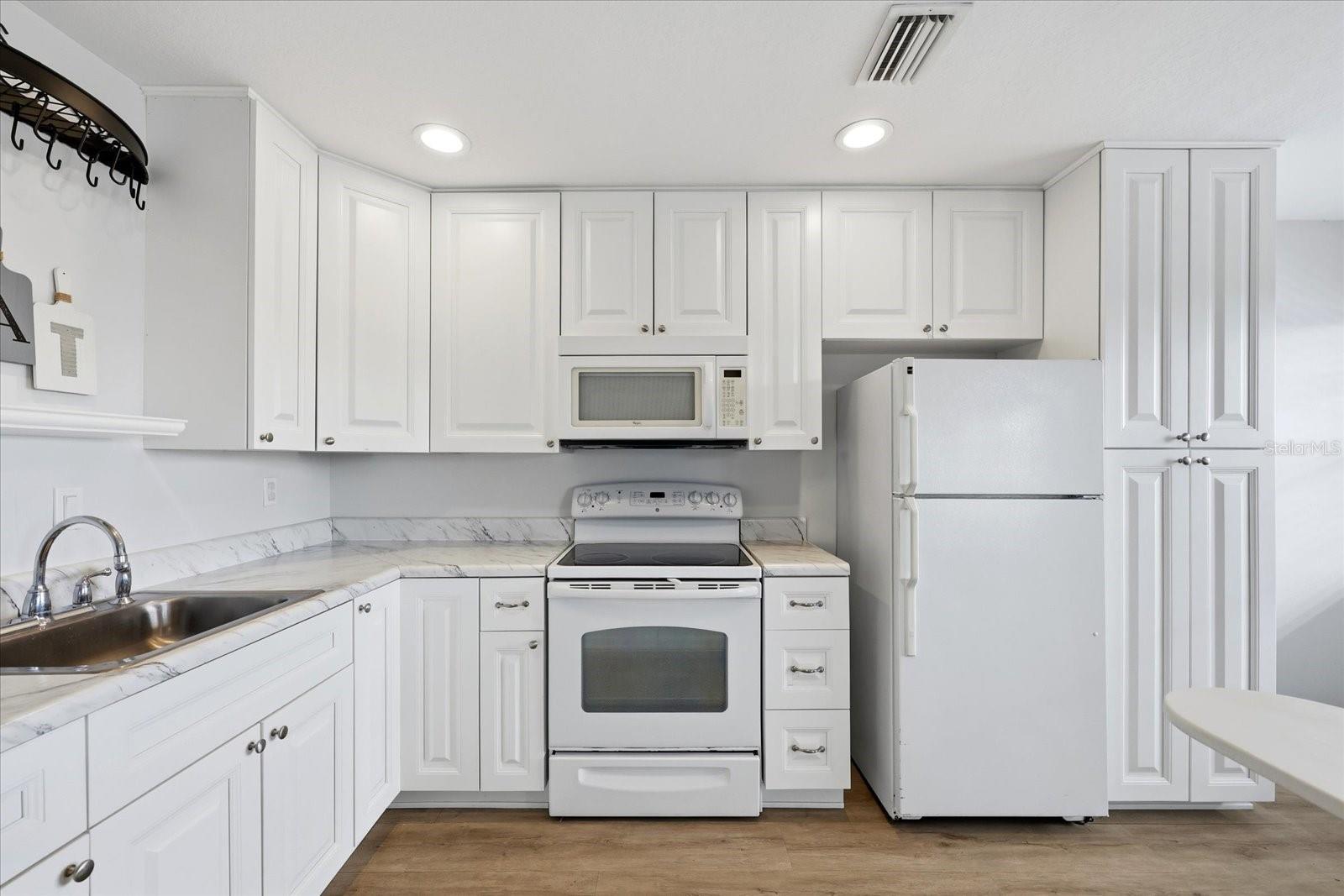 WINSTON GATEWAY ASSOC INC CONDO - Residential