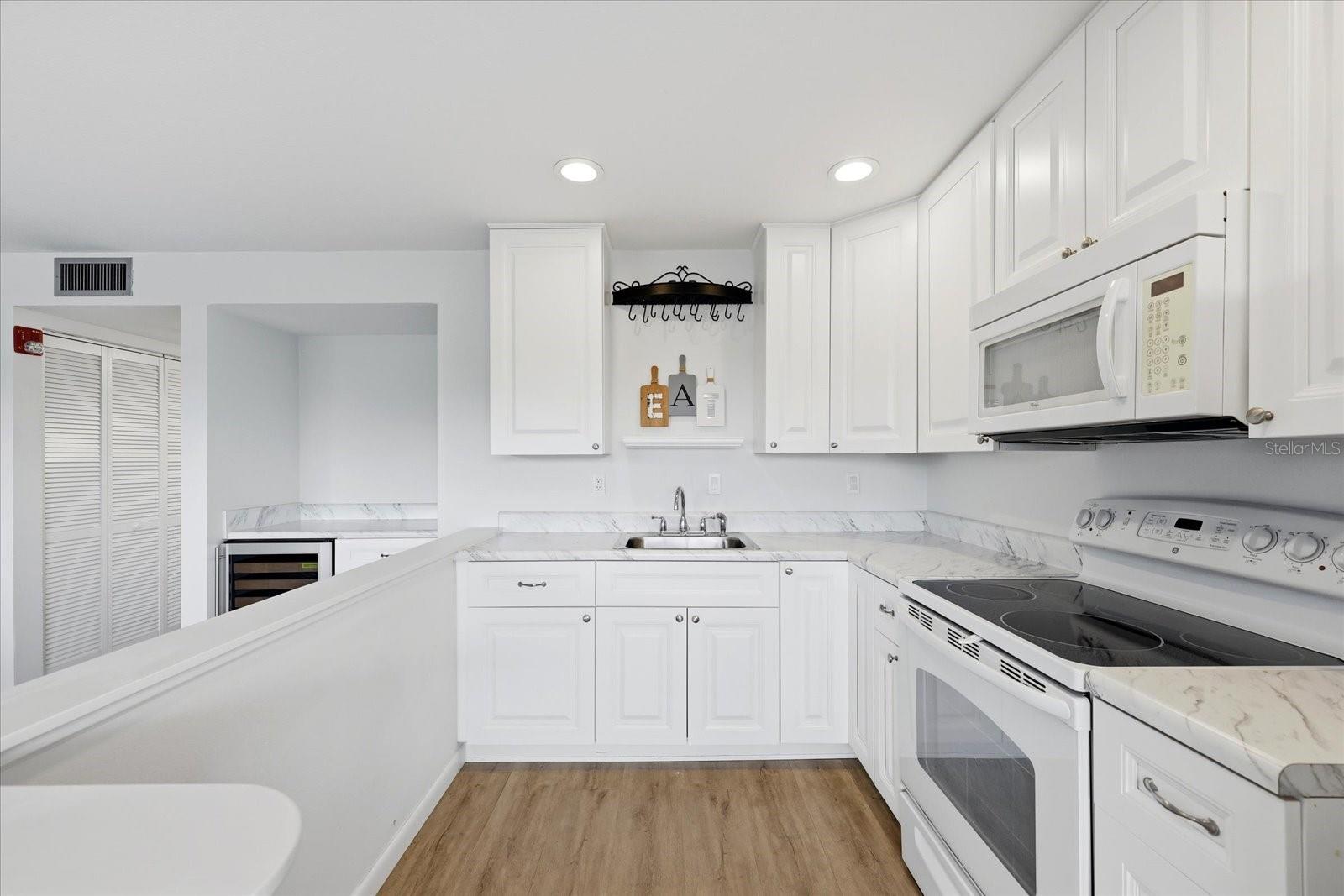 WINSTON GATEWAY ASSOC INC CONDO - Residential