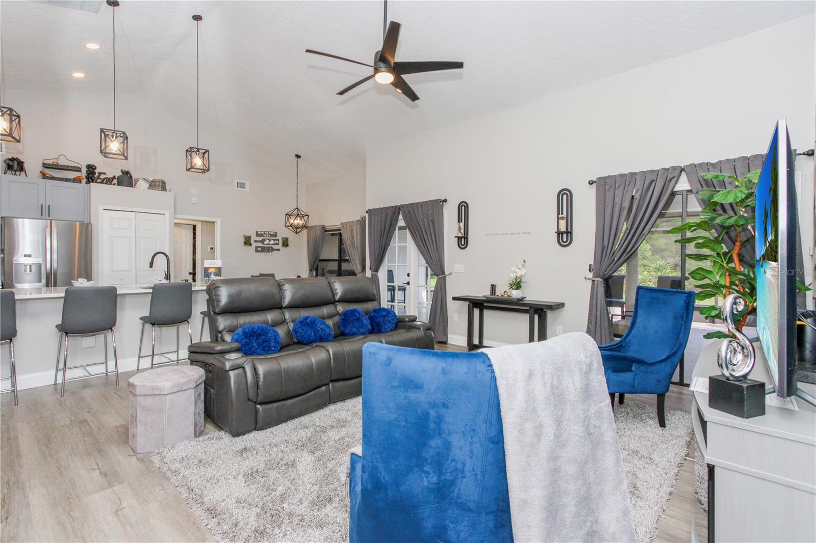 KINGS COVE - Residential