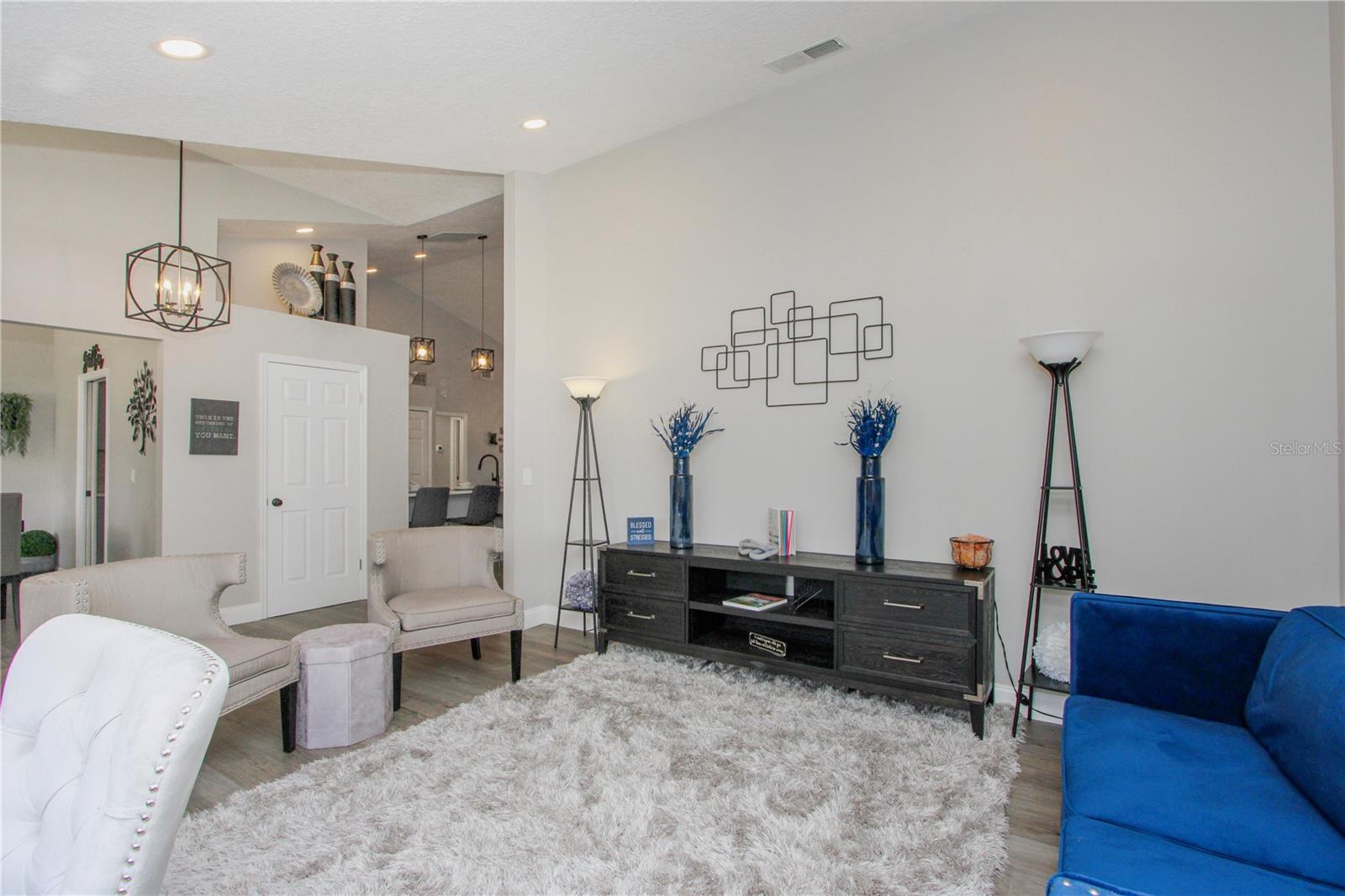 KINGS COVE - Residential