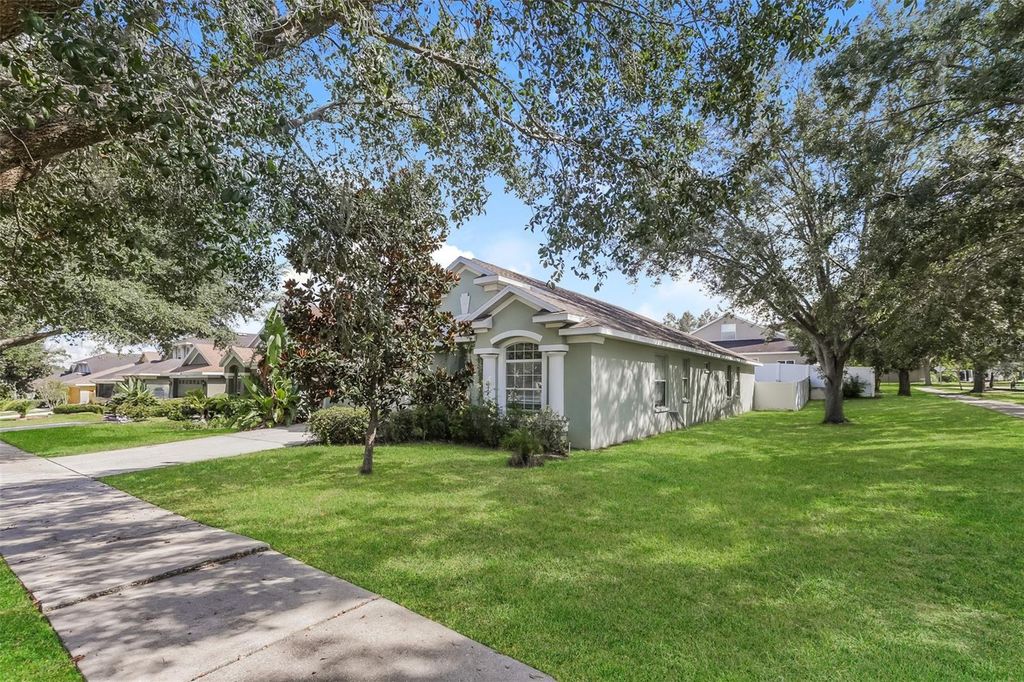 Photo of 650 Chesney Drive, Valrico, FL 33594 (MLS # O6349111)