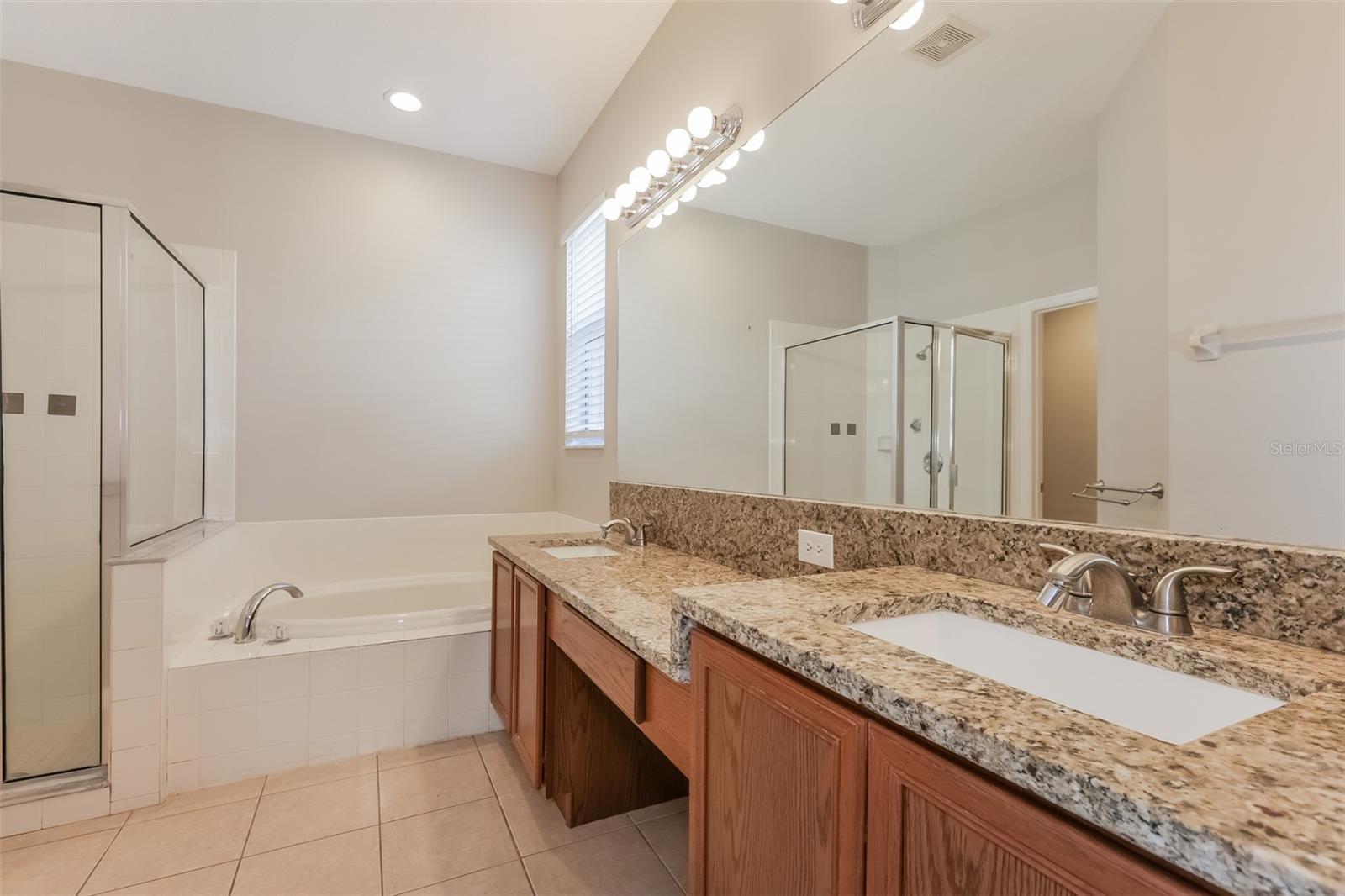 SOUTHERN OAKS GROVE - Residential