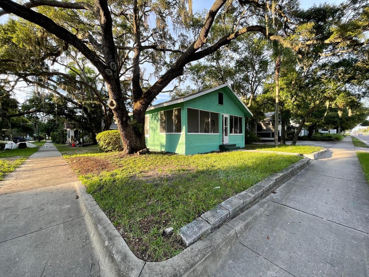 What a great property. 2 houses on 1 lot in downtown Clearwater. Live in 1, rent out the other, or great for extended family living.
2 very cute bungalow houses, that were renovated within the last 3 years. Both have newer kitchens and bathrooms, high ceilings and tons of charm. A/C and mini splits are newer and roof is approx 9 years old. Both metered separately. This property is walking distance to downtown, and minutes from Clearwater beach. Both houses are being sold furnished.