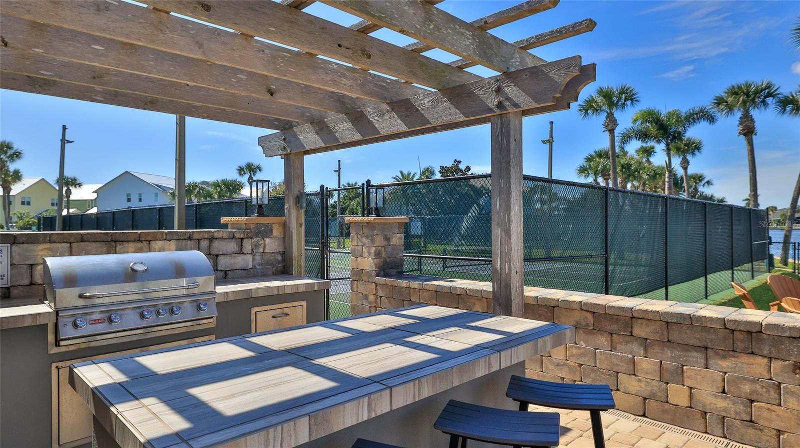 DIAMOND HEAD POINT CONDO - Residential