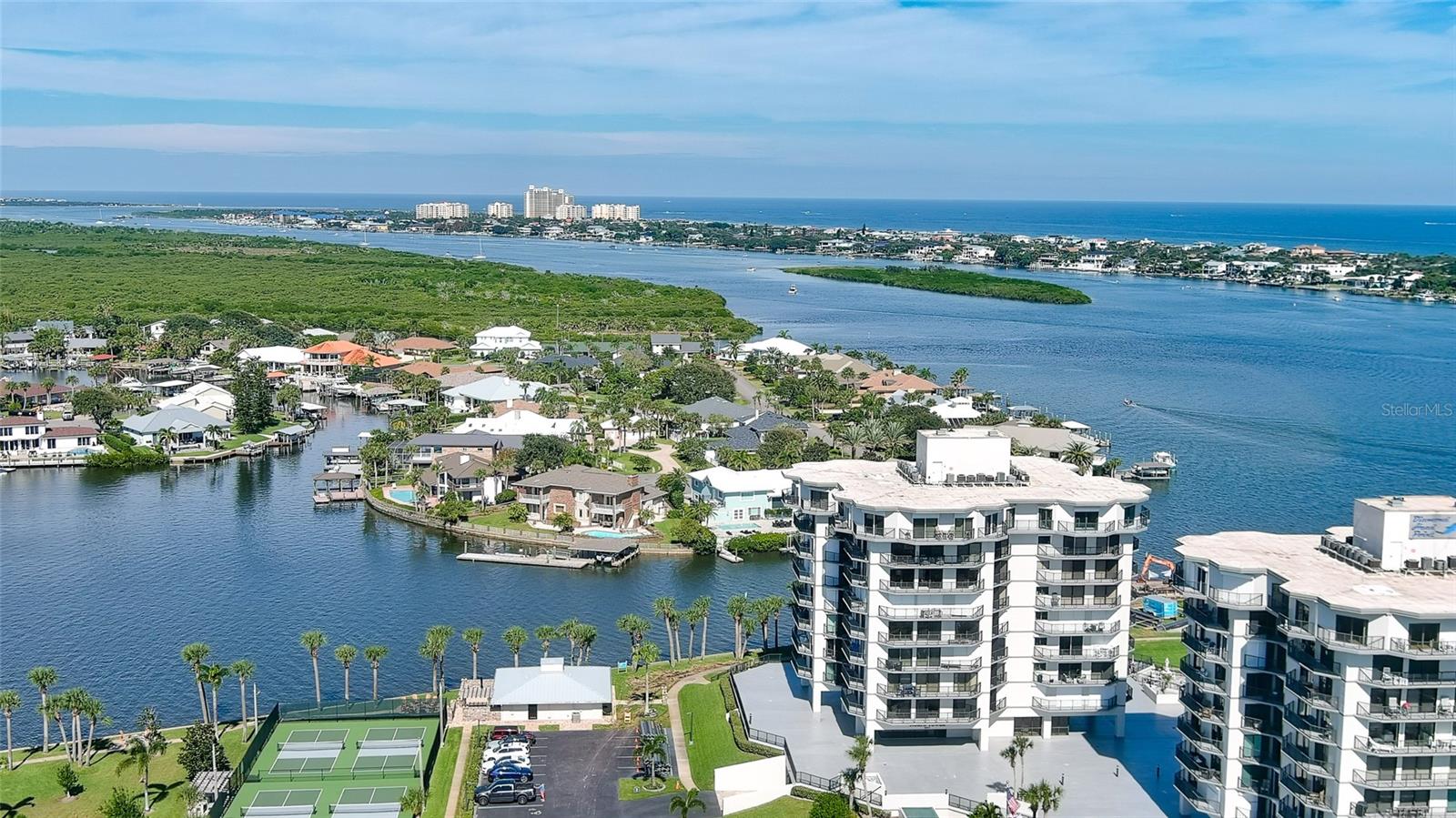 DIAMOND HEAD POINT CONDO - Residential
