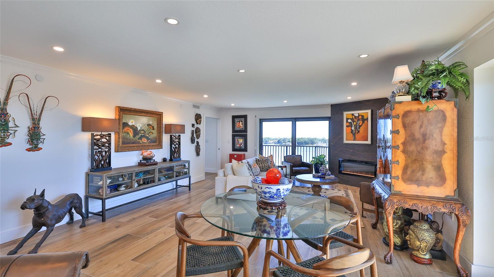 DIAMOND HEAD POINT CONDO - Residential