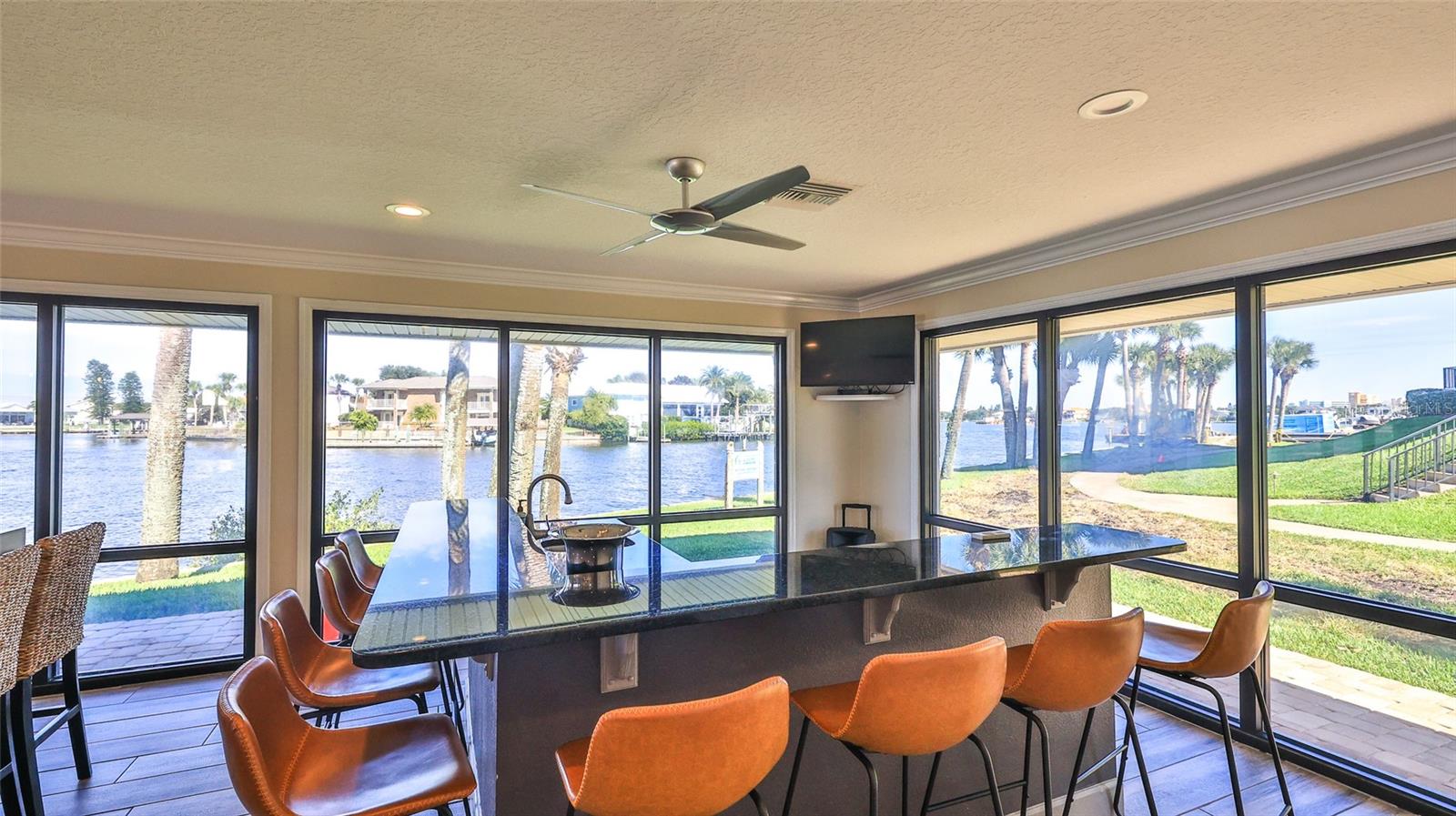 DIAMOND HEAD POINT CONDO - Residential