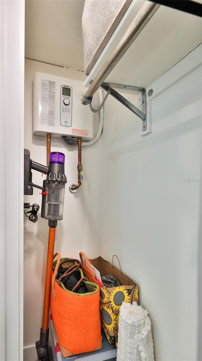 DIAMOND HEAD POINT CONDO - Residential