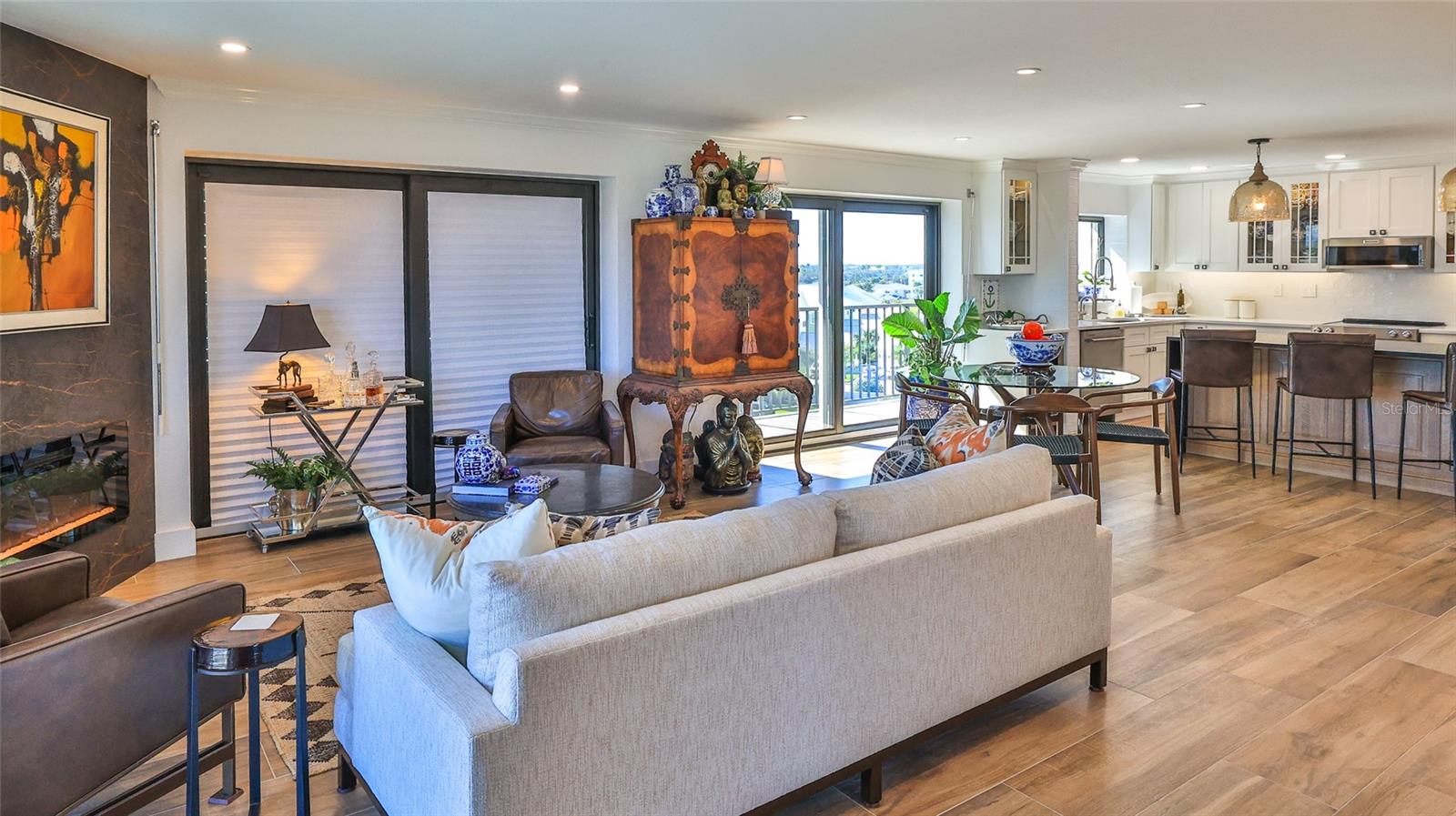 DIAMOND HEAD POINT CONDO - Residential