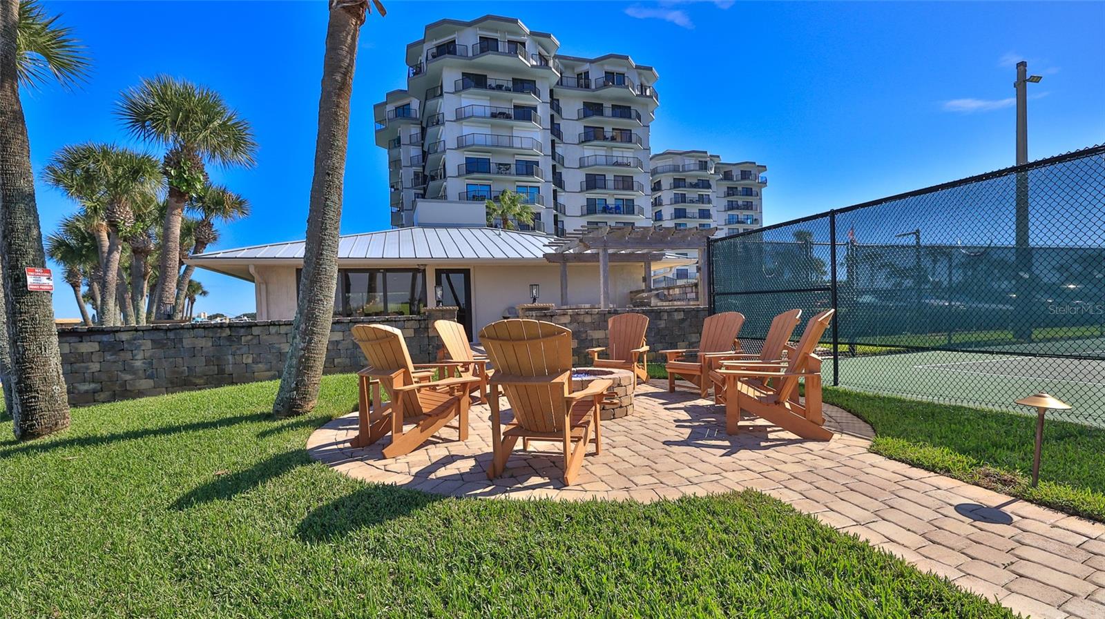 DIAMOND HEAD POINT CONDO - Residential