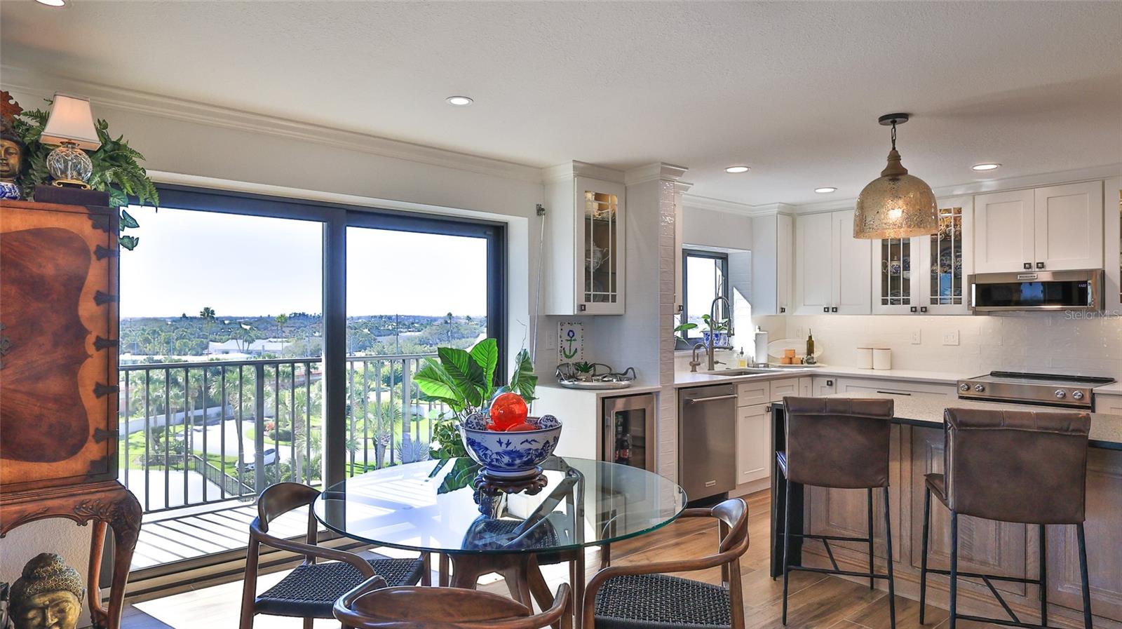 DIAMOND HEAD POINT CONDO - Residential