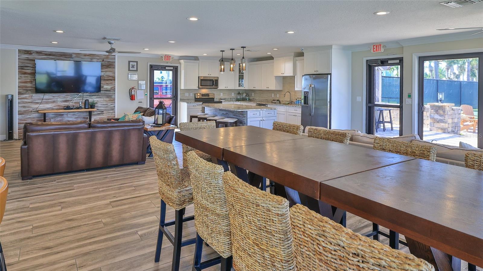 DIAMOND HEAD POINT CONDO - Residential