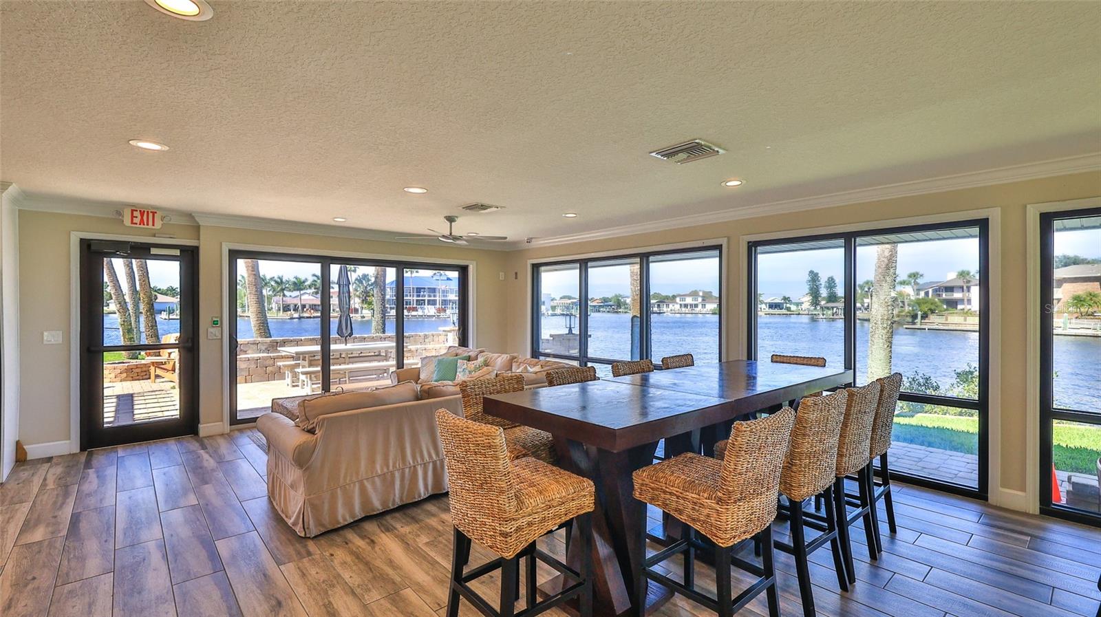 DIAMOND HEAD POINT CONDO - Residential