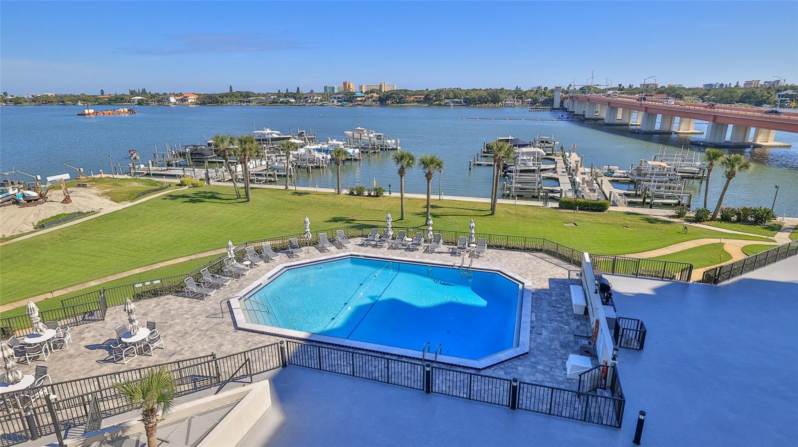 DIAMOND HEAD POINT CONDO - Residential