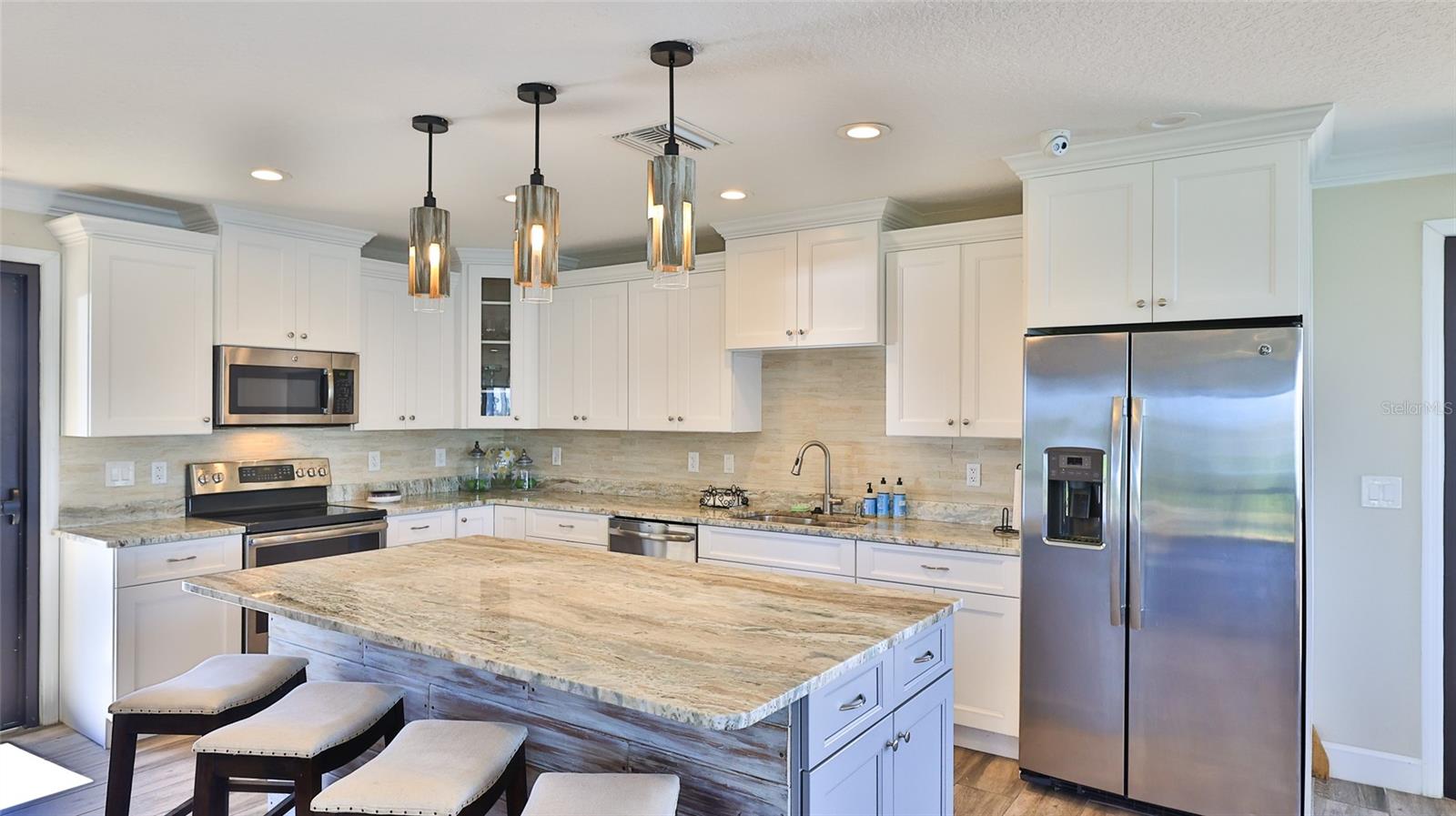 DIAMOND HEAD POINT CONDO - Residential