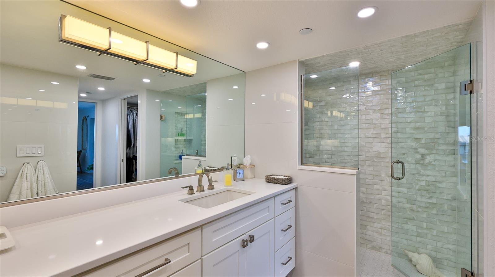 DIAMOND HEAD POINT CONDO - Residential