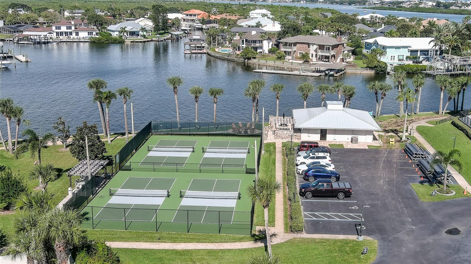 DIAMOND HEAD POINT CONDO - Residential