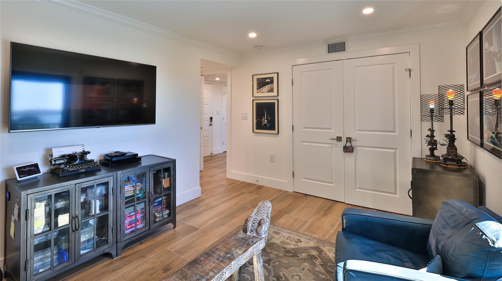 DIAMOND HEAD POINT CONDO - Residential