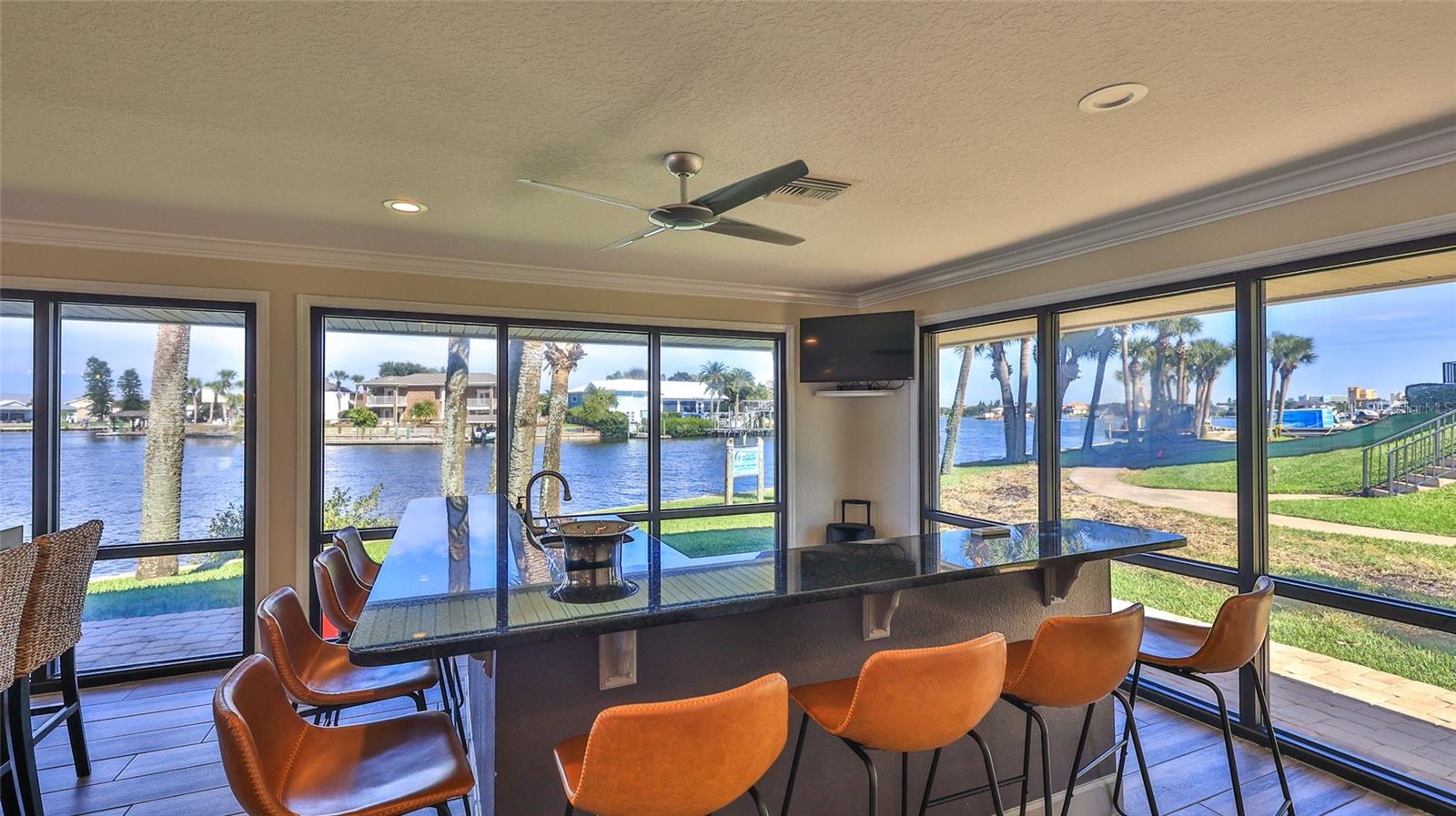 DIAMOND HEAD POINT CONDO - Residential