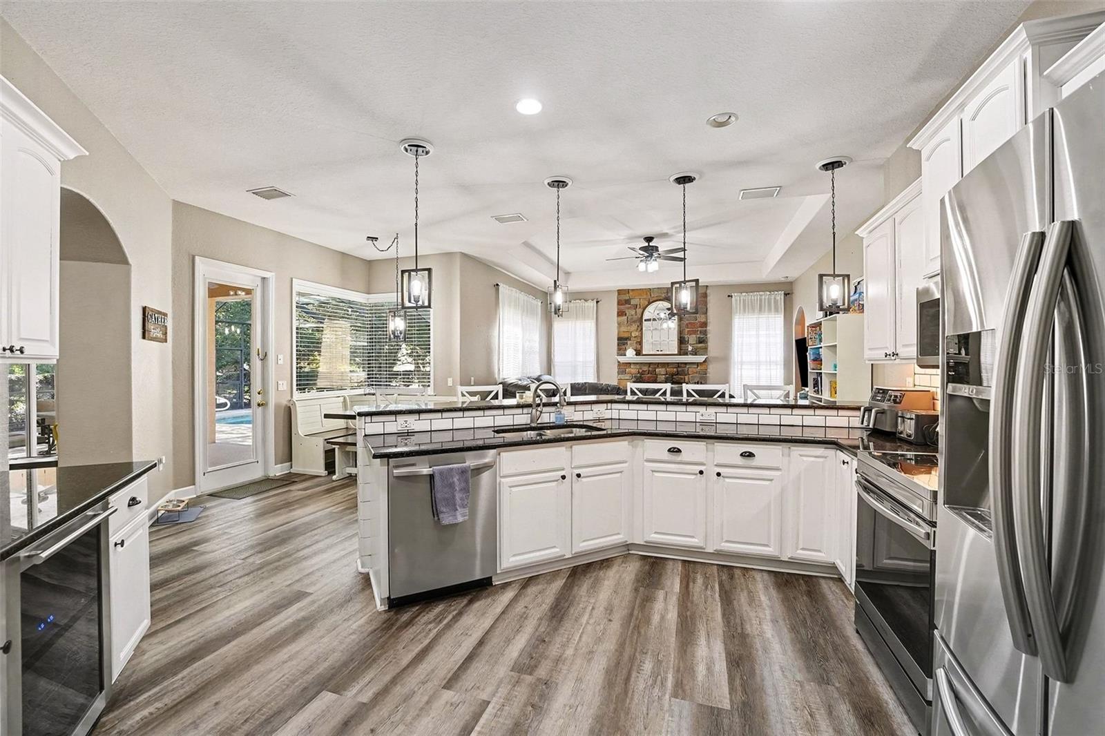 LAKE VICTORIA REPLAT - Residential