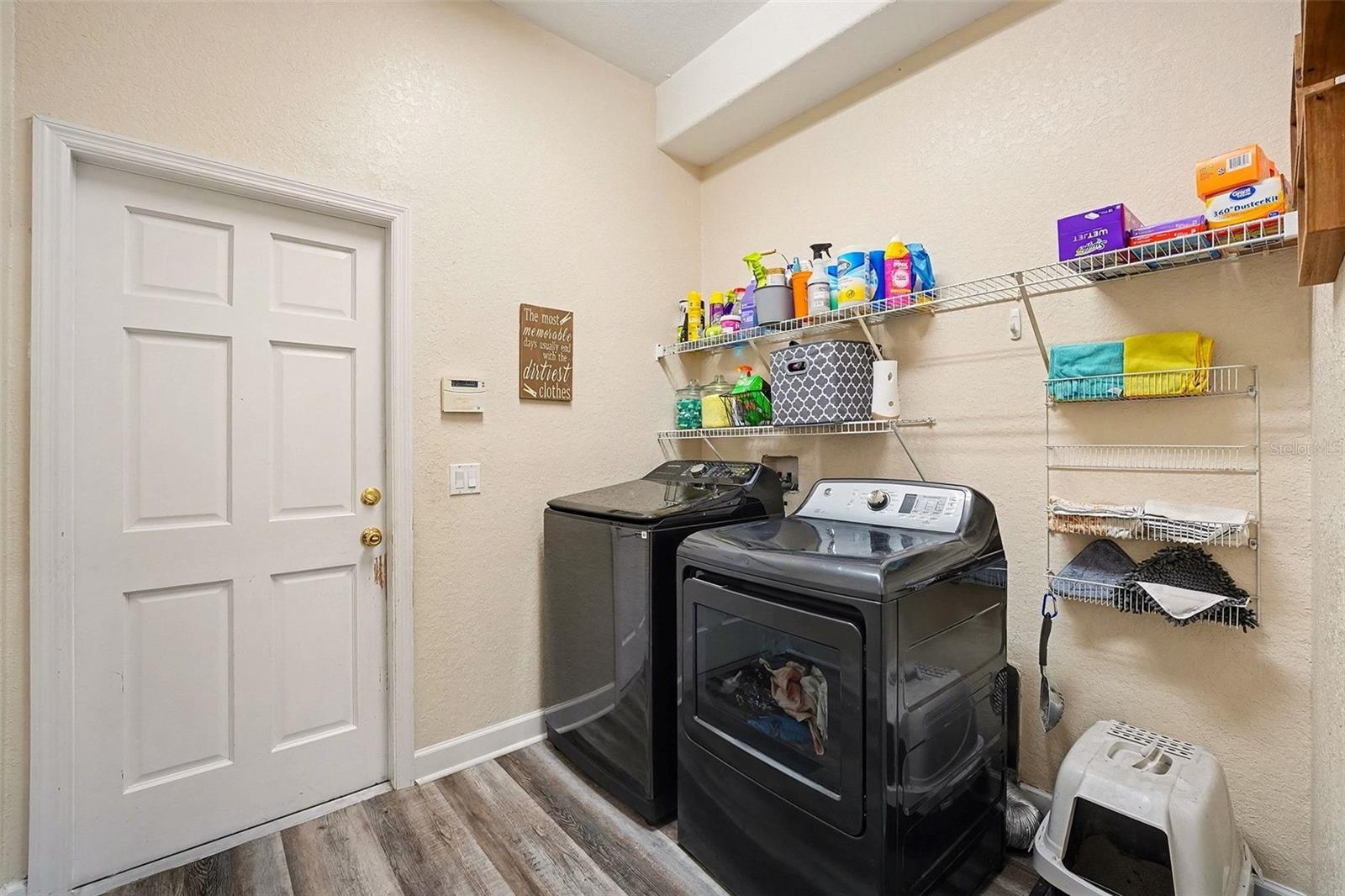 LAKE VICTORIA REPLAT - Residential