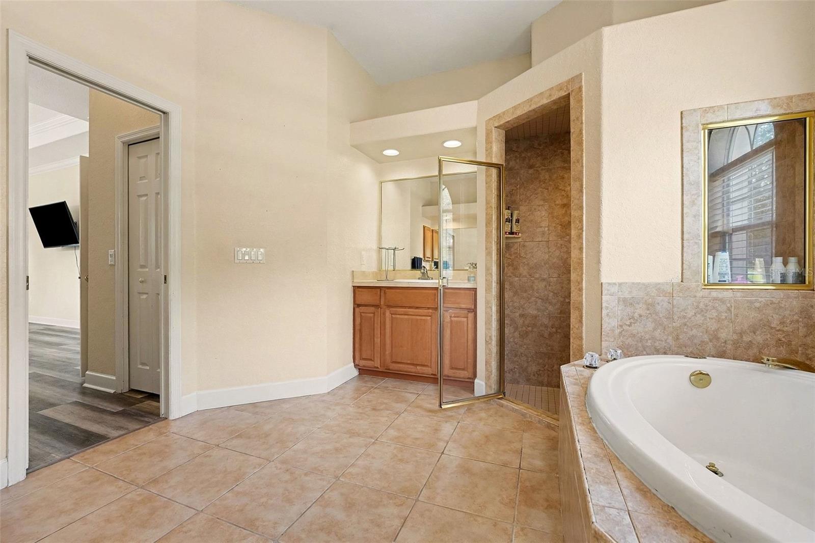 LAKE VICTORIA REPLAT - Residential