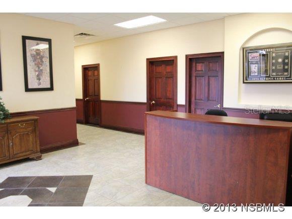 Airport Indust Park 02 - Commercial Lease