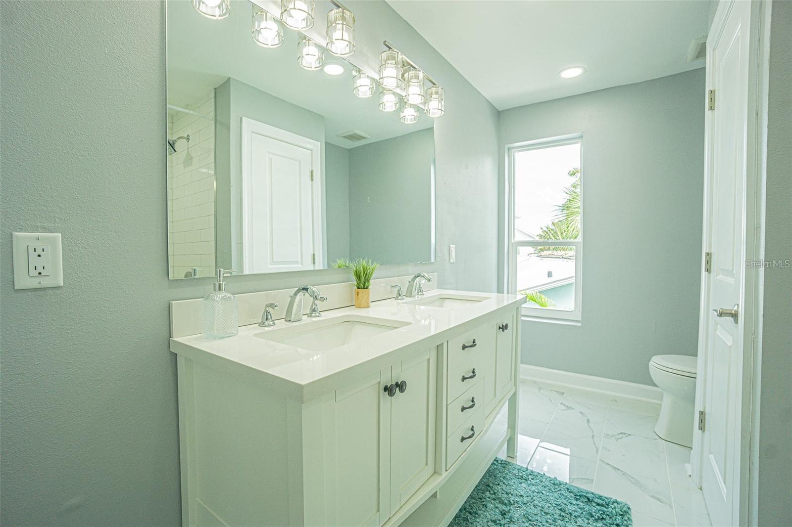 BOCA CIEGA ISLE - Residential