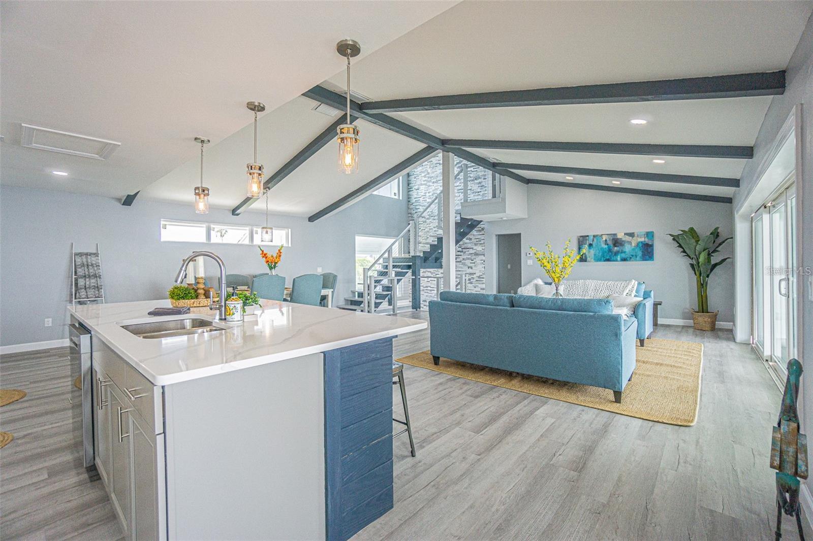 BOCA CIEGA ISLE - Residential