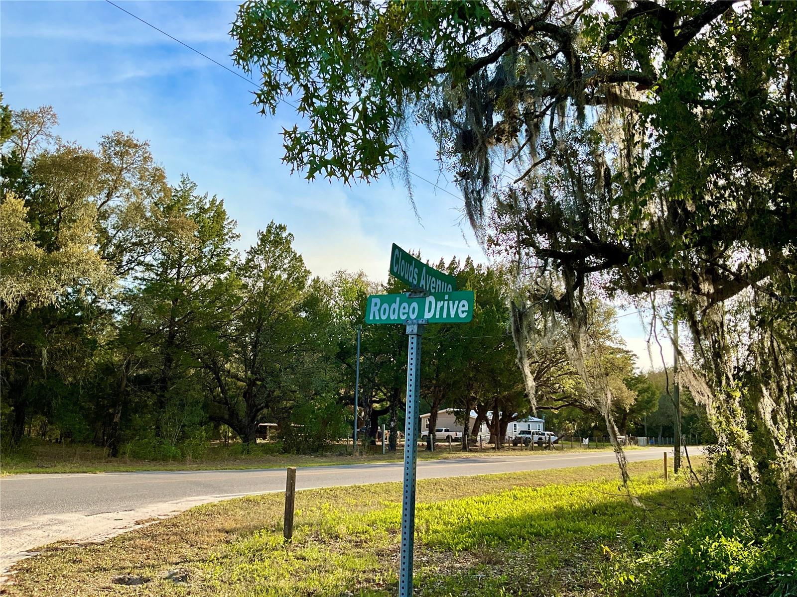 INTERLACHEN LAKES ESTATES - Land