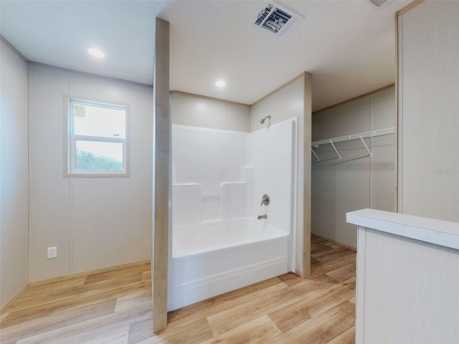 BIG TREE LAKES SEC B - Residential