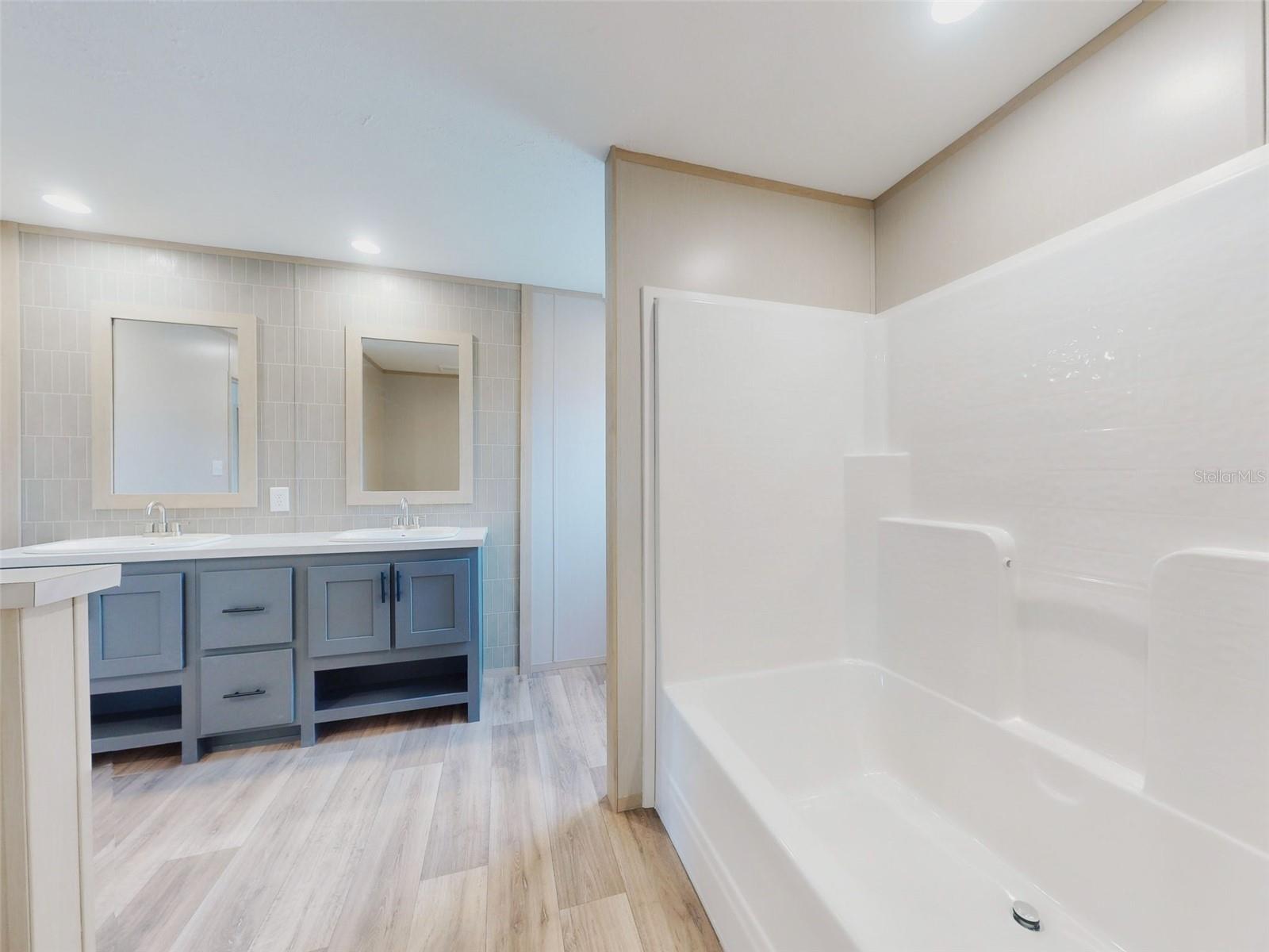 BIG TREE LAKES SEC B - Residential