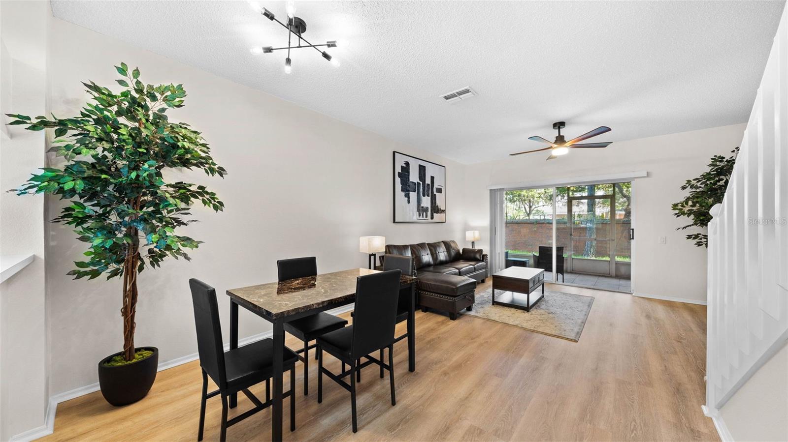 BERKELEY SQUARE - Residential Lease