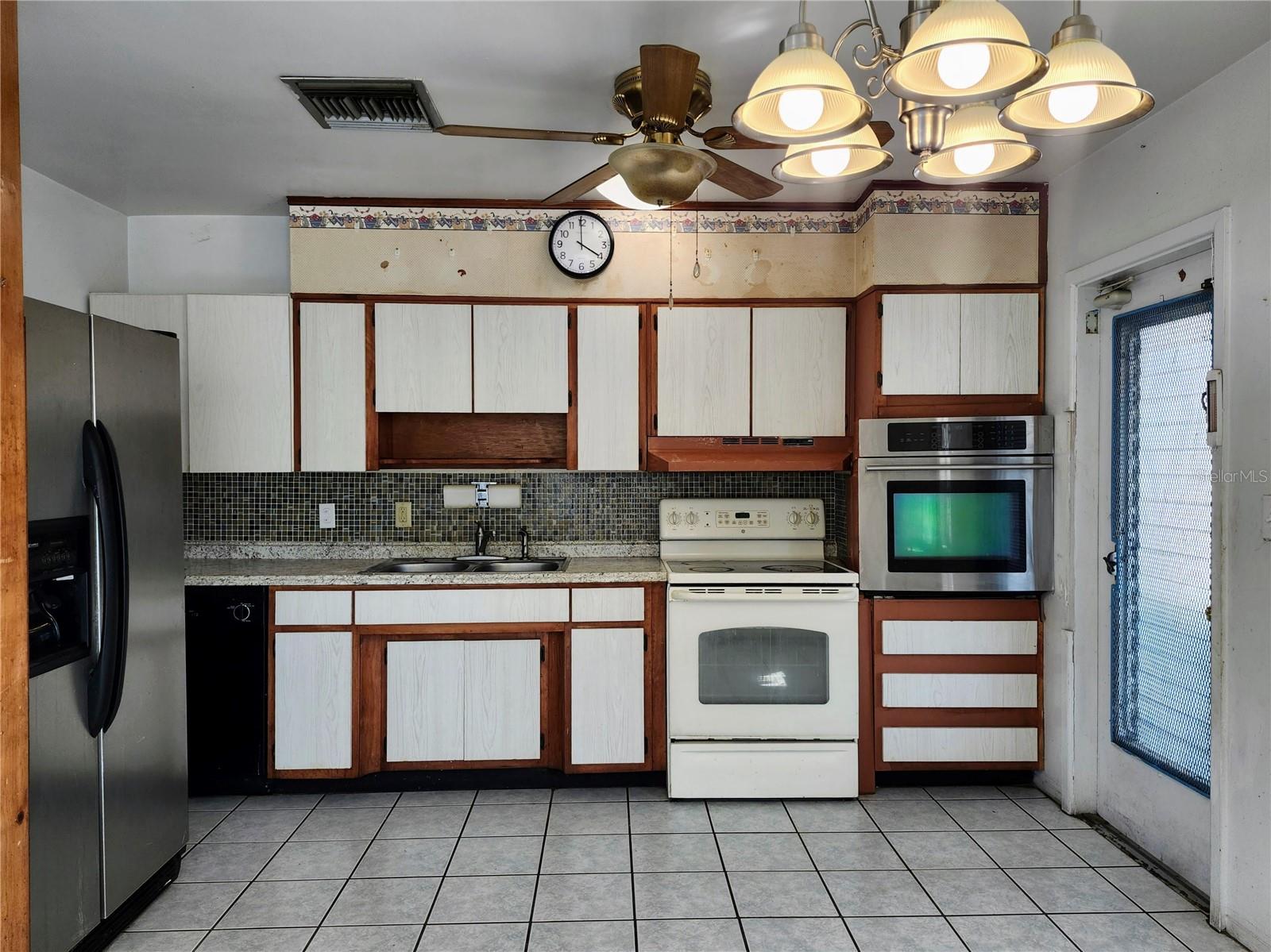 SIRMONS ESTATES - Residential