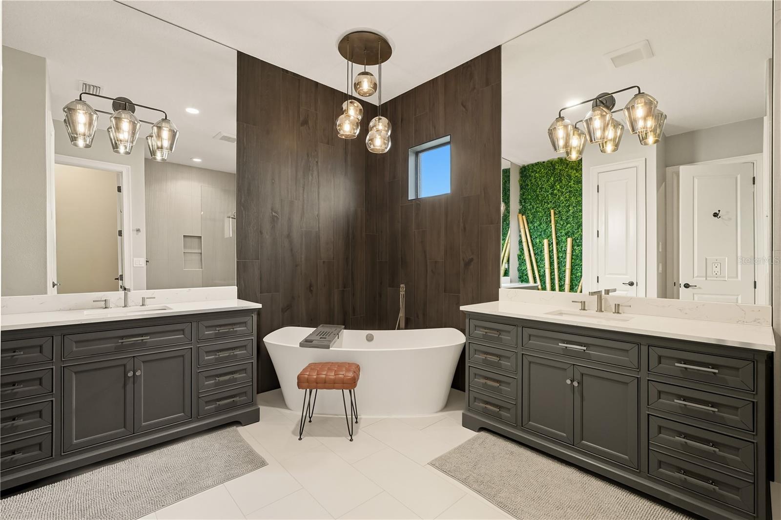 NORTHSHORE 4 - Residential